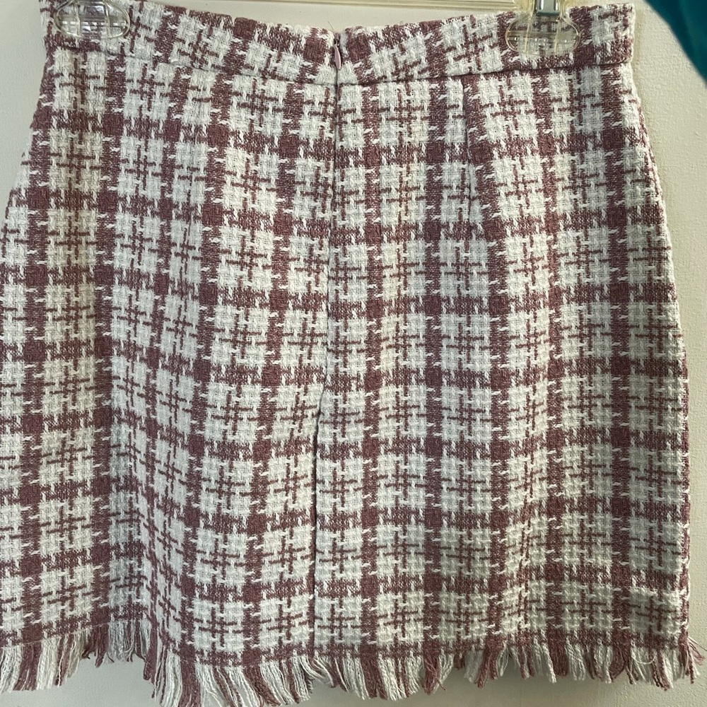 Cute Mauve & white mini skirt size M